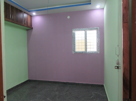 13) Li Id 202 - First Floor Childrens Bedroom.JPG